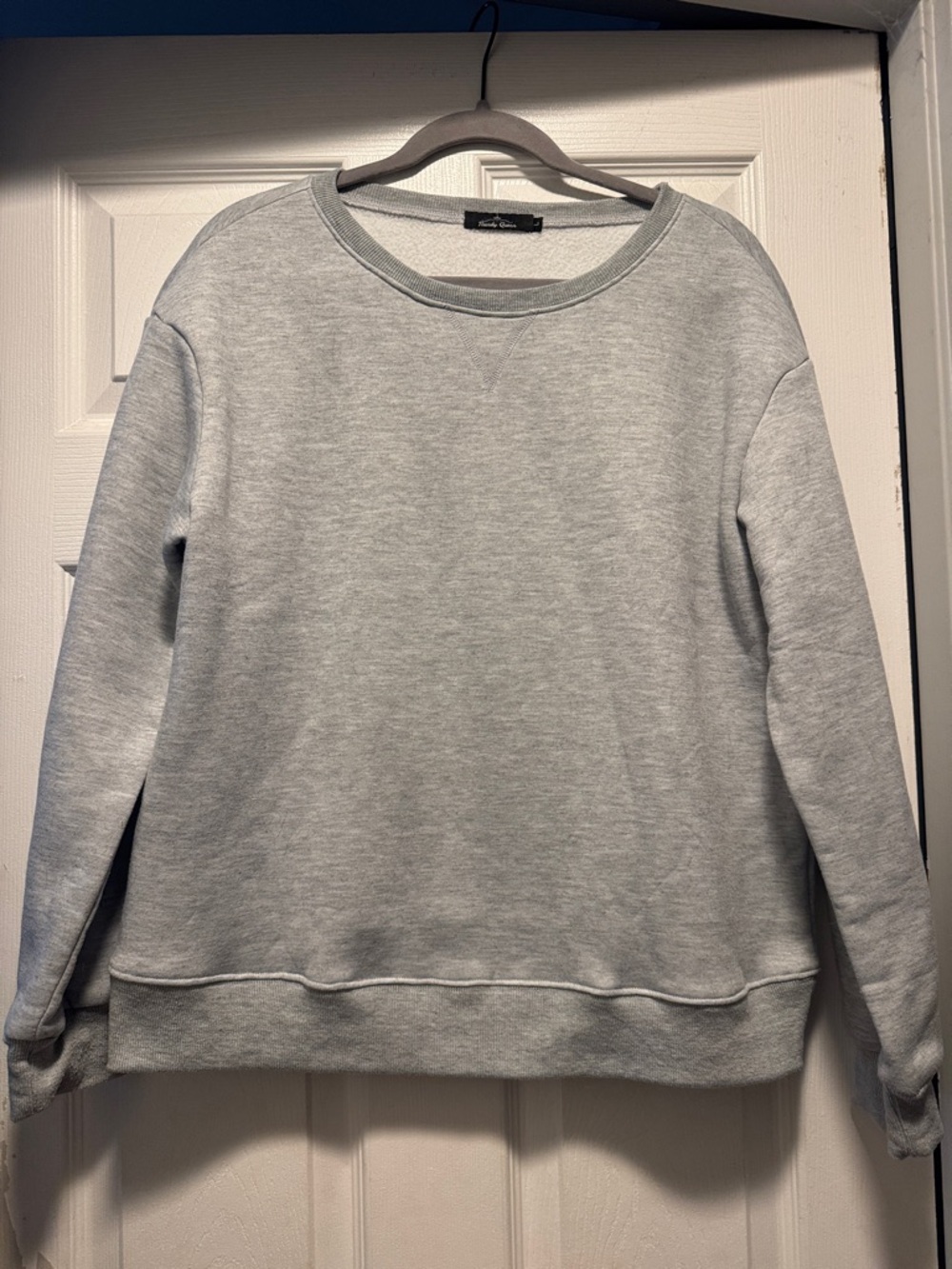Women's Light Gray Crewneck Sweatshirt - Cozy Everyday Pullover